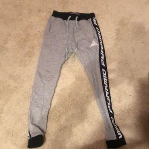 Pyramid joggers size S